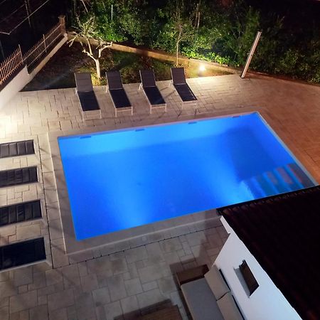 Big Swimming Pool Apartment Monvidal Pula Dış mekan fotoğraf