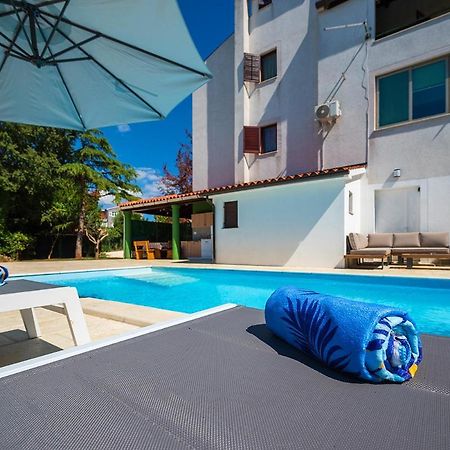 Big Swimming Pool Apartment Monvidal Pula Dış mekan fotoğraf