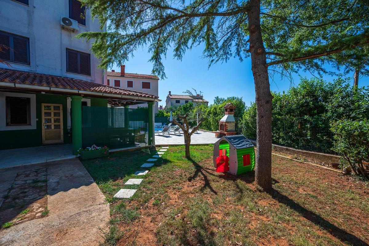 Big Swimming Pool Apartment Monvidal Pula Dış mekan fotoğraf