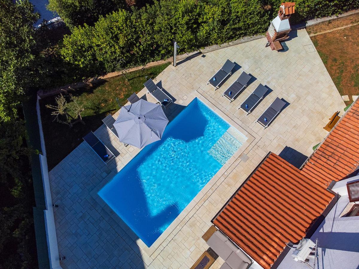 Big Swimming Pool Apartment Monvidal Pula Dış mekan fotoğraf
