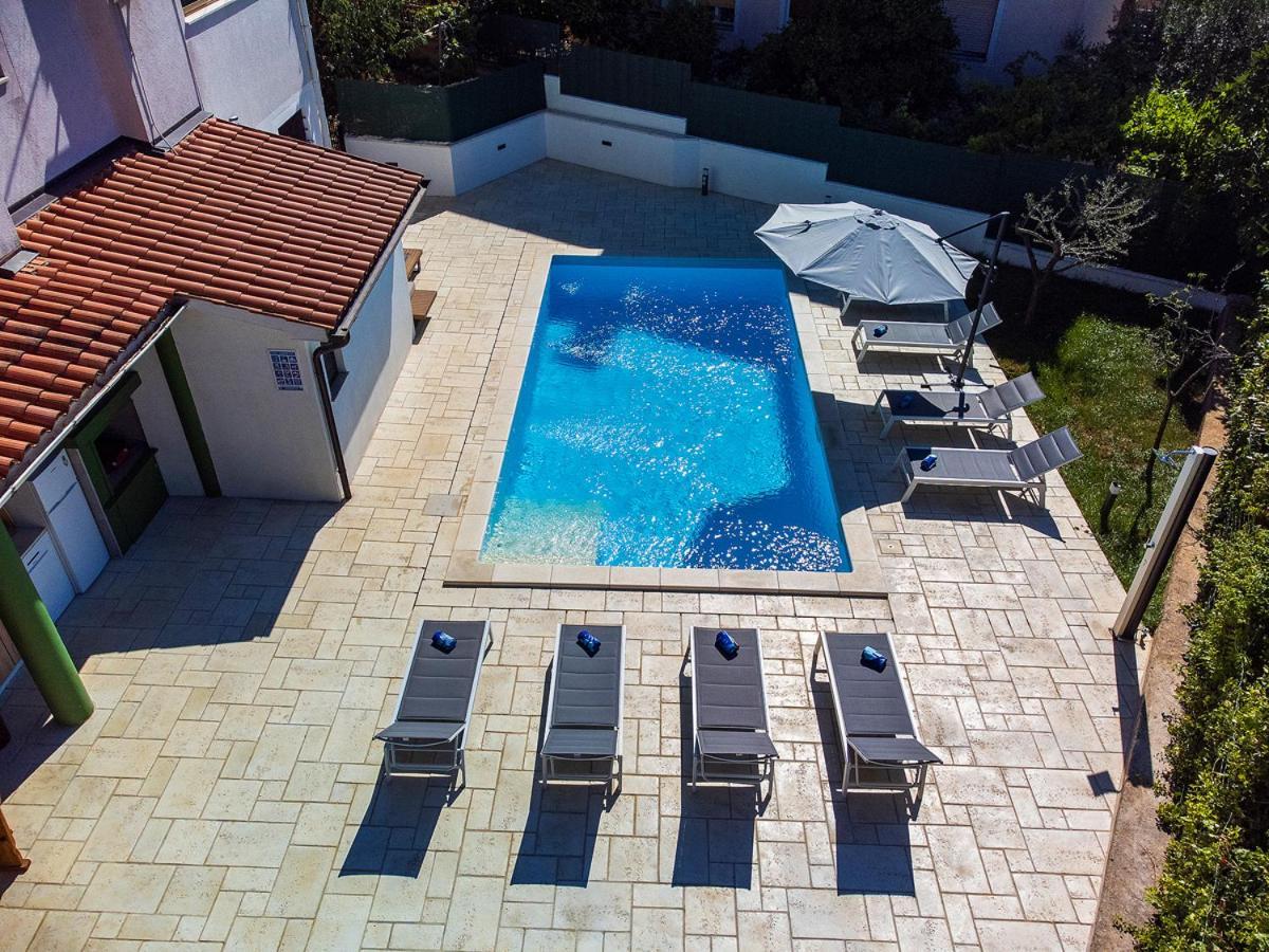 Big Swimming Pool Apartment Monvidal Pula Dış mekan fotoğraf