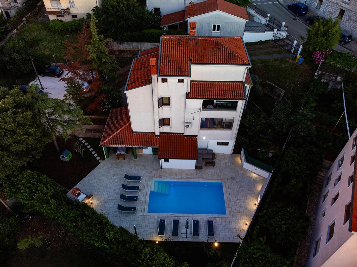 Big Swimming Pool Apartment Monvidal Pula Dış mekan fotoğraf