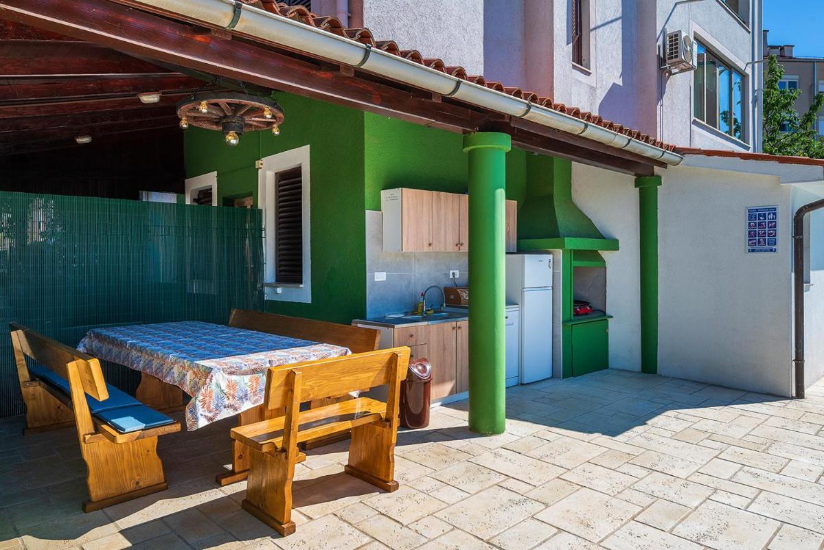 Big Swimming Pool Apartment Monvidal Pula Dış mekan fotoğraf