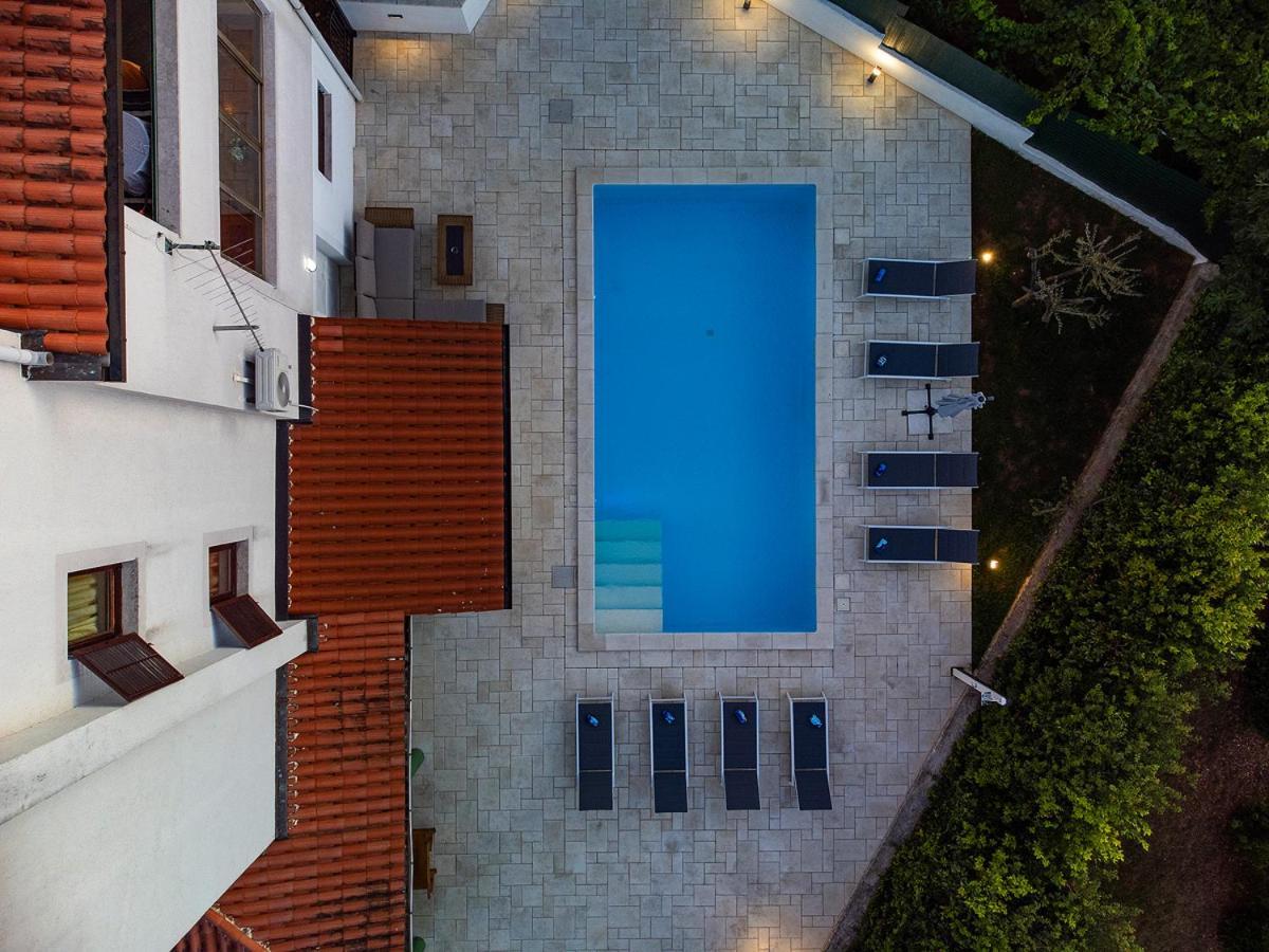 Big Swimming Pool Apartment Monvidal Pula Dış mekan fotoğraf