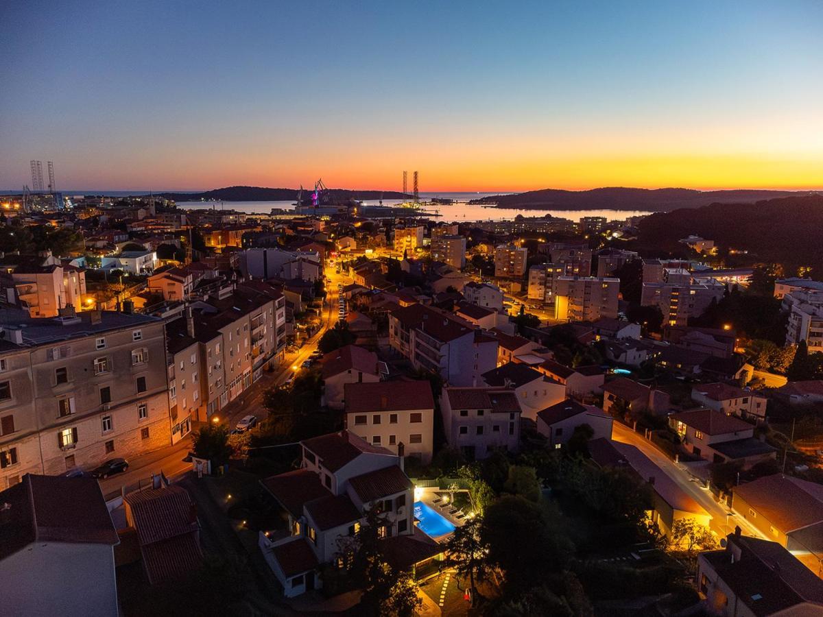 Big Swimming Pool Apartment Monvidal Pula Dış mekan fotoğraf