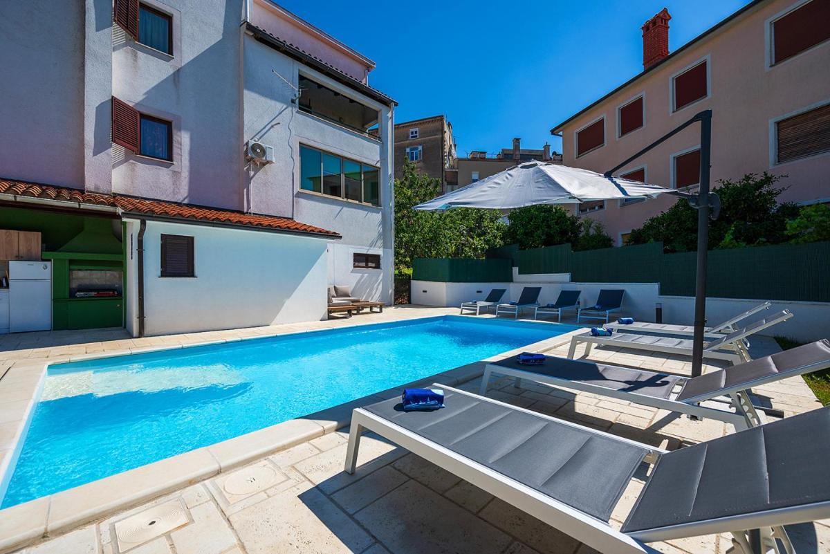 Big Swimming Pool Apartment Monvidal Pula Dış mekan fotoğraf