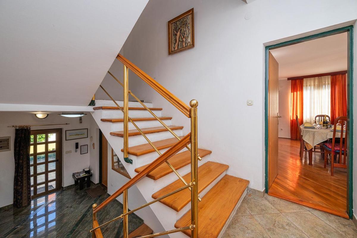 Big Swimming Pool Apartment Monvidal Pula Dış mekan fotoğraf