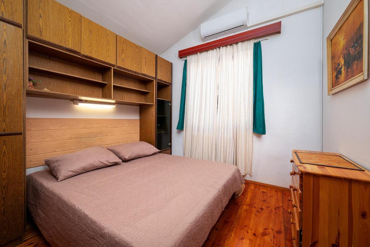 Big Swimming Pool Apartment Monvidal Pula Dış mekan fotoğraf