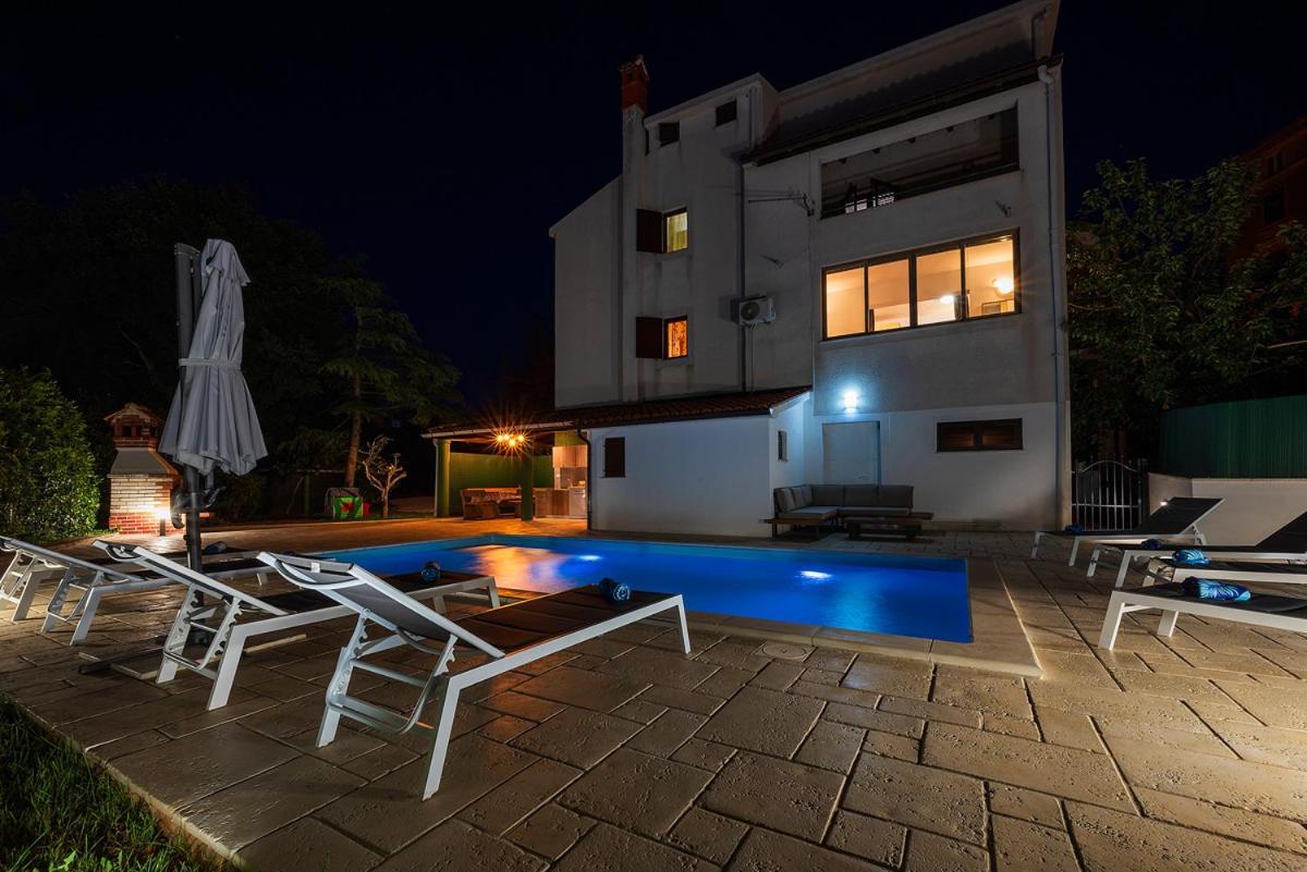 Big Swimming Pool Apartment Monvidal Pula Dış mekan fotoğraf
