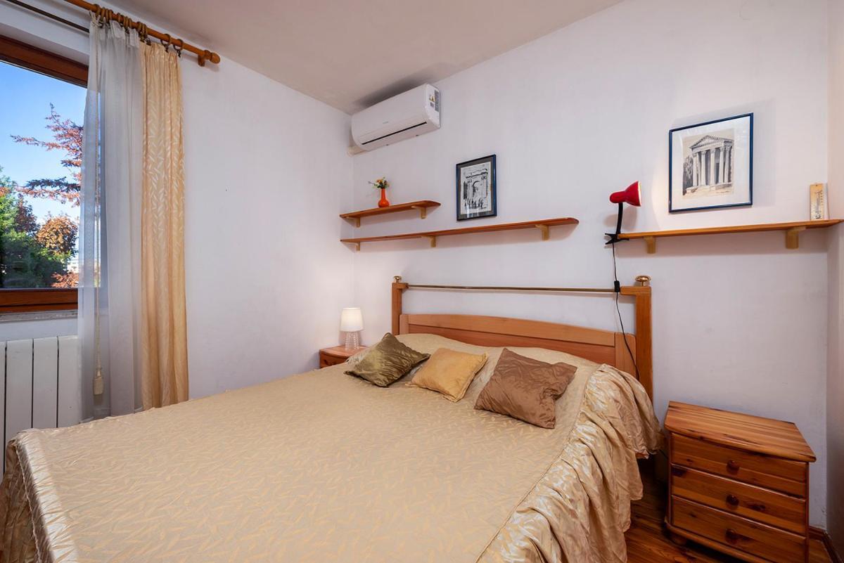 Big Swimming Pool Apartment Monvidal Pula Dış mekan fotoğraf