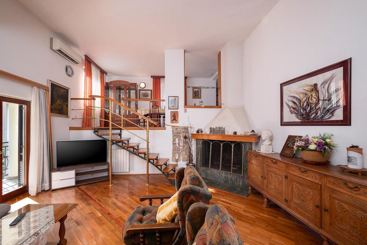 Big Swimming Pool Apartment Monvidal Pula Dış mekan fotoğraf